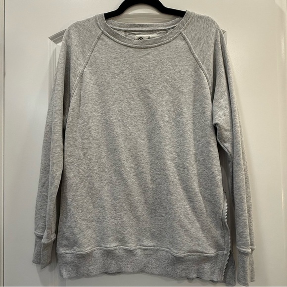 Champion Tops - Gray Champion Sweatshirt